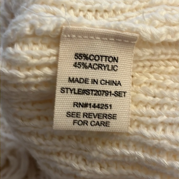 Moon & Madison | New cropped hooded cable knit sweater Womens size XL cream hood - Picture 9 of 10